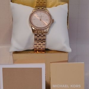 MK 🌻 WATCH